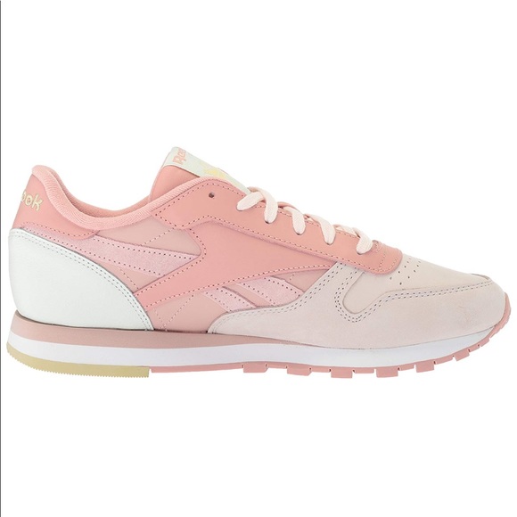 🛑Donated: Reebok classic- New - Picture 7 of 8